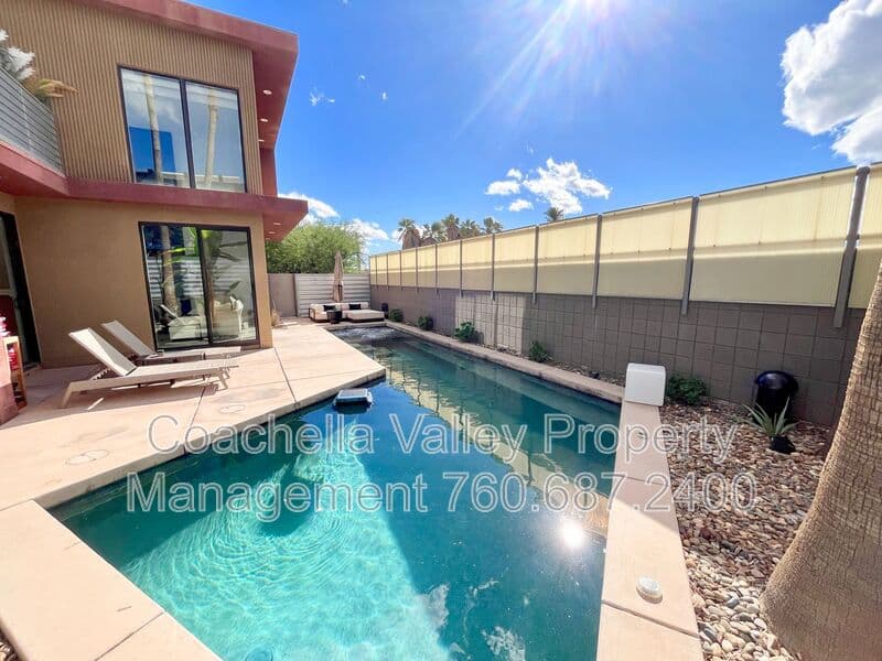 Palm Springs House: 353 Cheryl Dr
