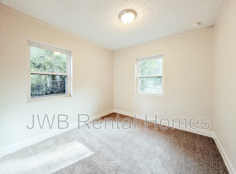 Jacksonville House: 3357 Rosselle St