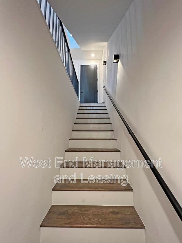 Saint Louis Condo: 4201 W Pine Blvd