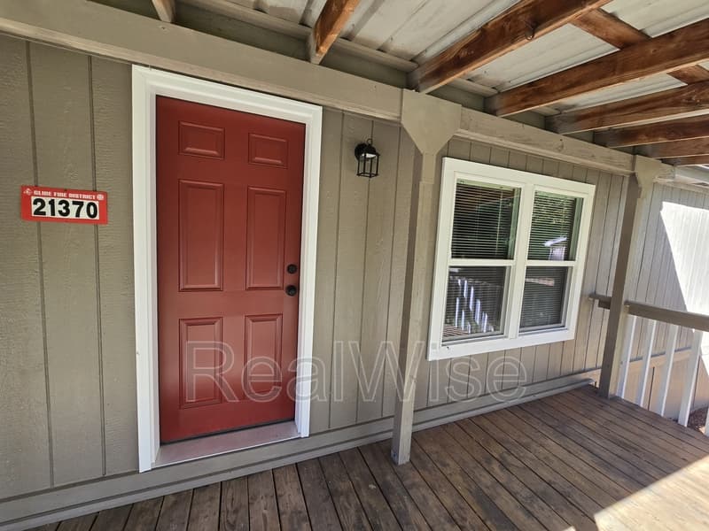 Idleyld Park House: 21370 N Umpqua Hwy
