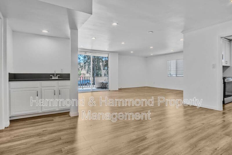 Sherman Oaks Condo: 12955 Riverside Dr.