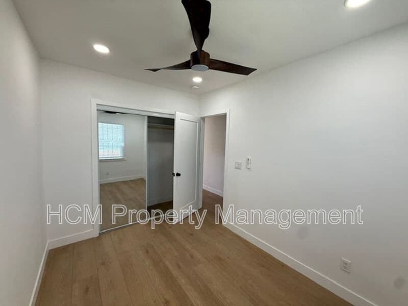 Long Beach House: 1048 Cedar Ave