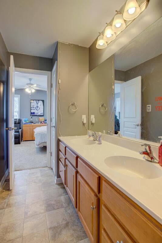 Lancaster House: 1007 Croft Drive