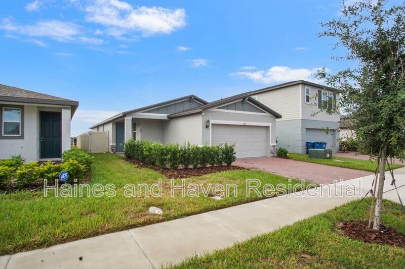 Haines City House: 1378 Current Pl