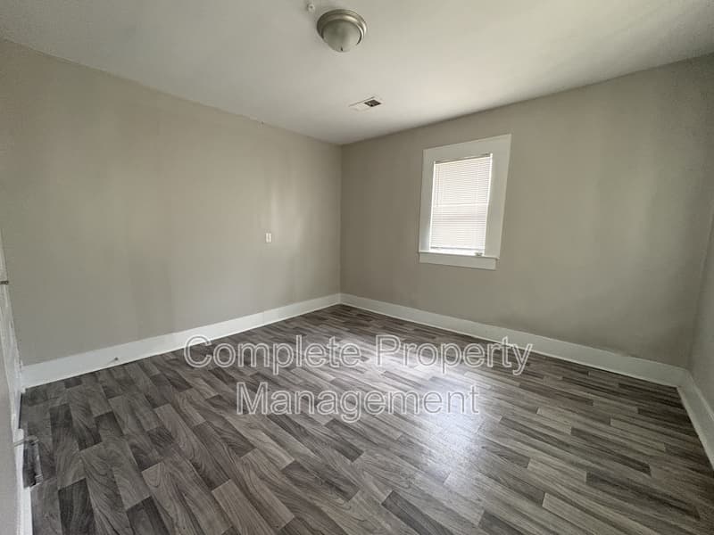 Birmingham House: 6112 Blocton Avenue