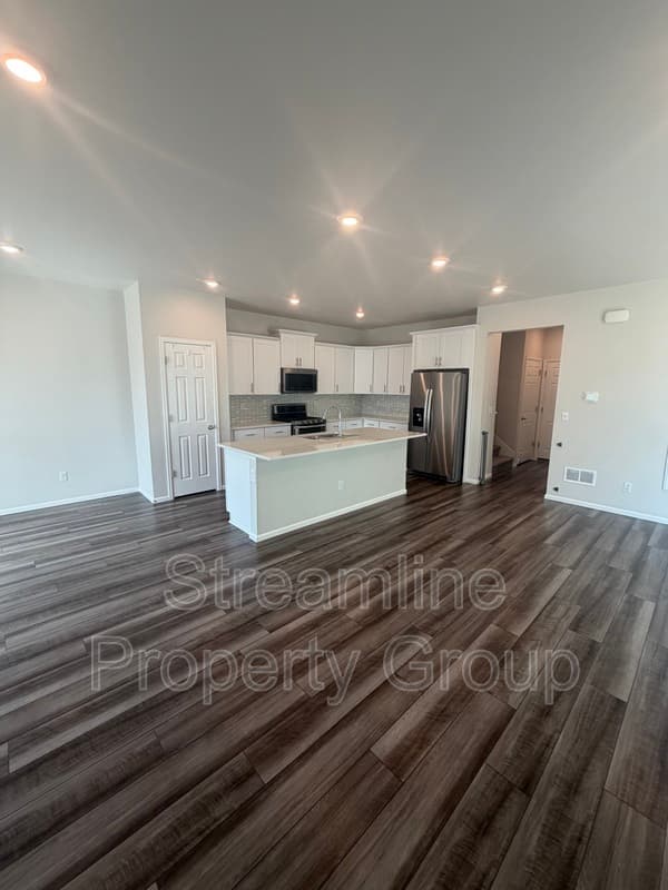 Brighton House: 5117 Buckwheat Road