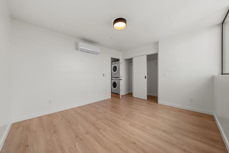 San Diego Condo: 2664 L Street