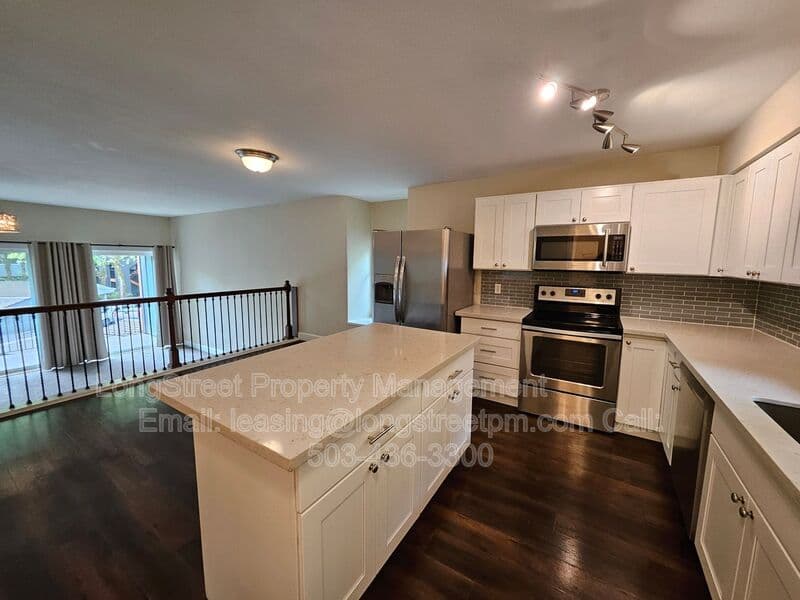 Lake Oswego Townhome: 4 Touchstone Dr