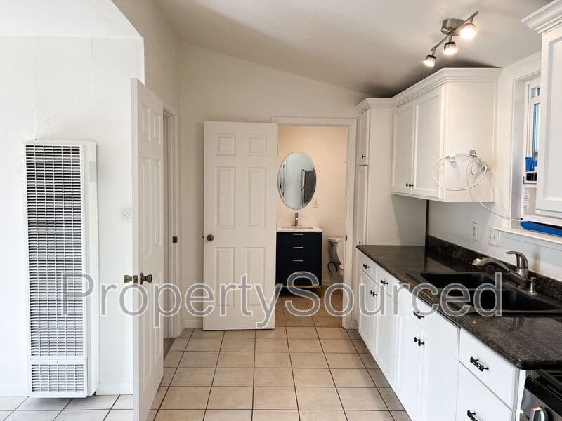 Manteca House: 415 Sutter St