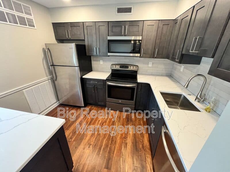Schwenksville House: 39 Salem Rd