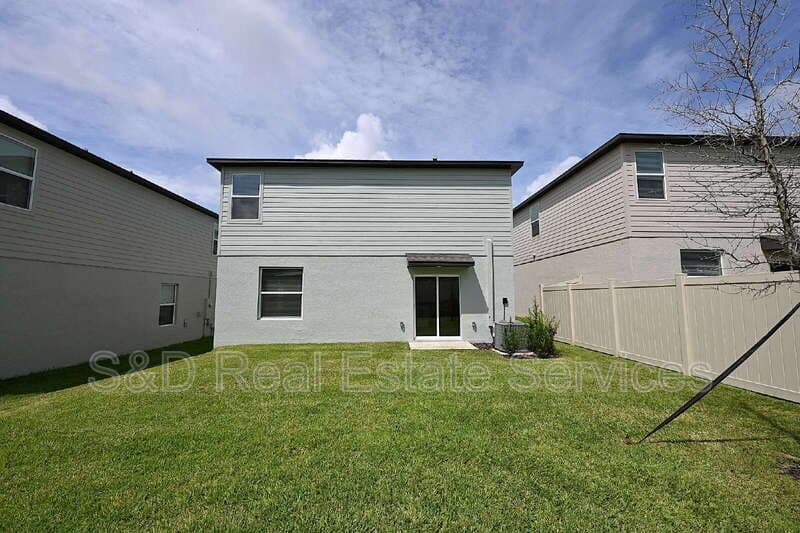 Lakeland House: 7847 Abagail Dr.