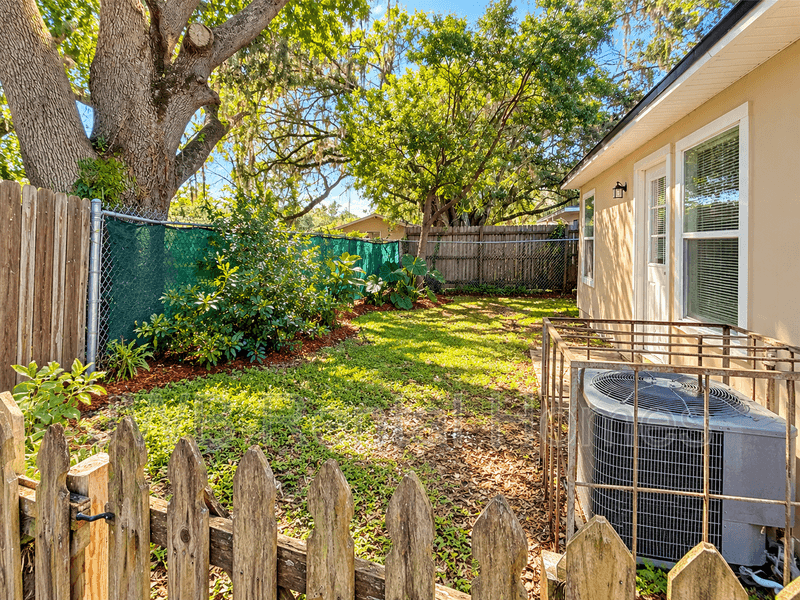 Jacksonville House: 2833 Circle St E