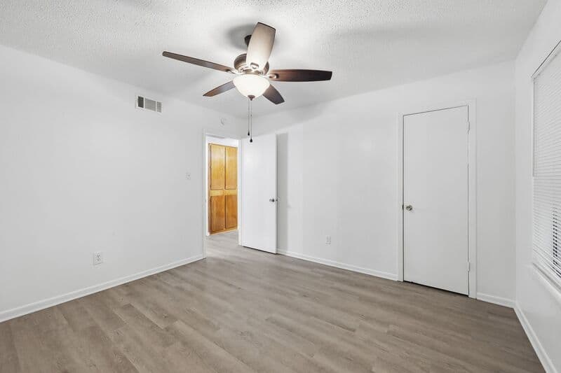 Kirbyville House: 1410 South Elizabeth Avenue