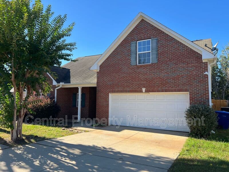Spartanburg House: 437 Melbourne Lane