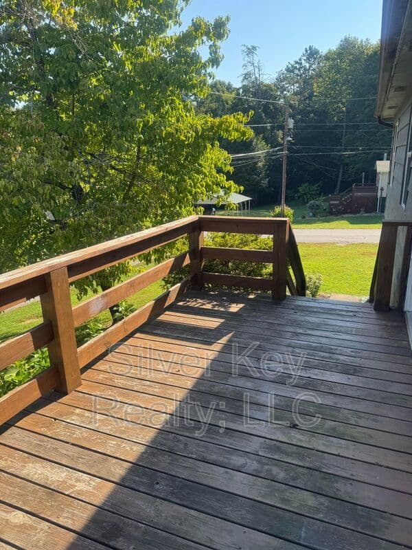 Athens House: 1603 Hutsell Drive