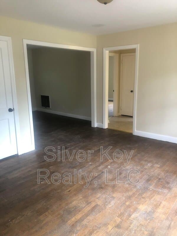 Athens Condo: 505 Guille Street