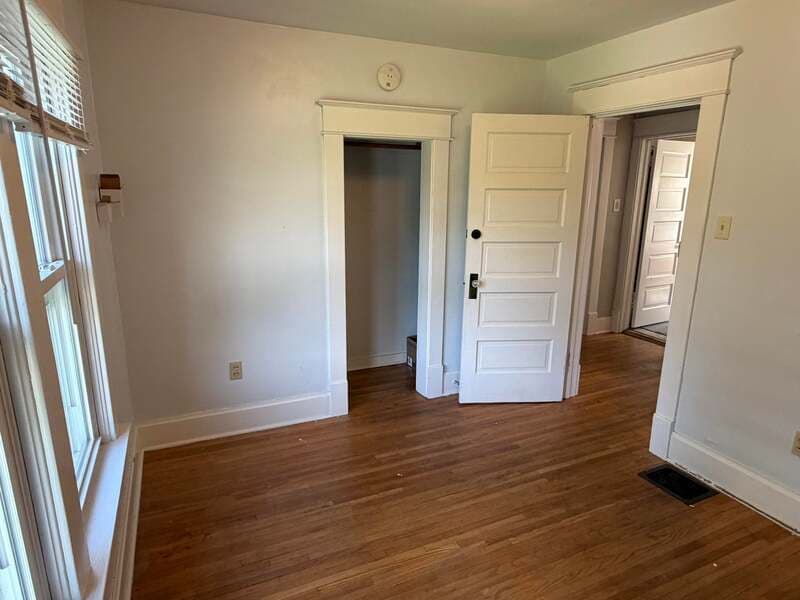 Ames House: 3202 Lincoln Way