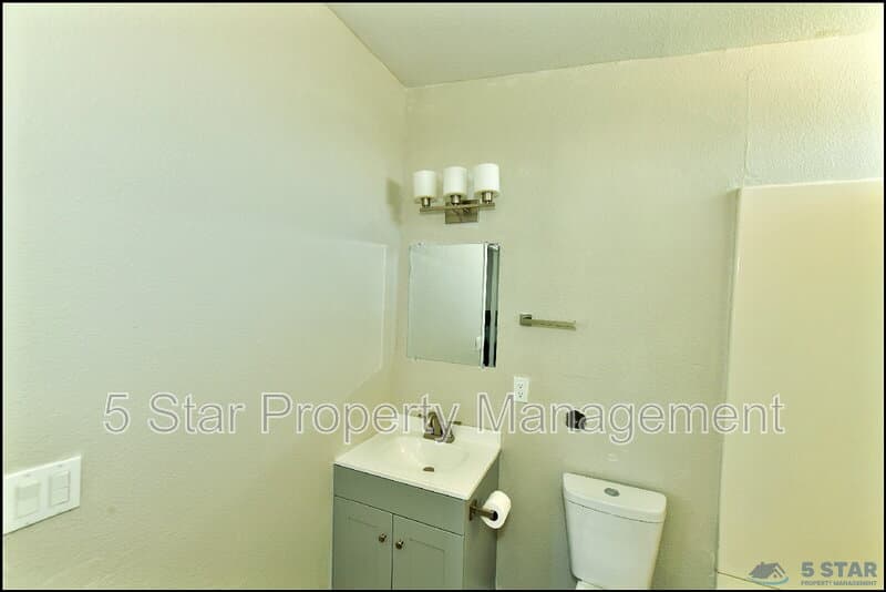 El Paso Condo: 6806 Alameda Ave