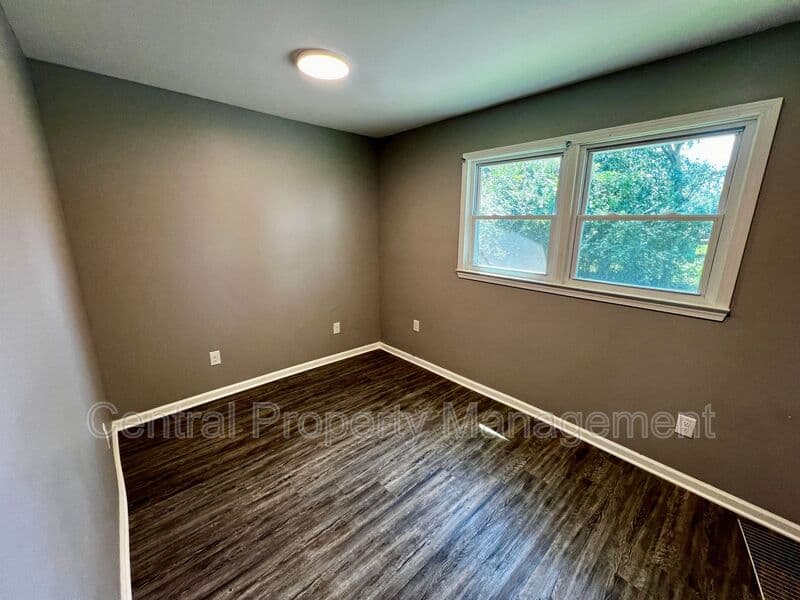 Spartanburg House: 104 Madison Circle