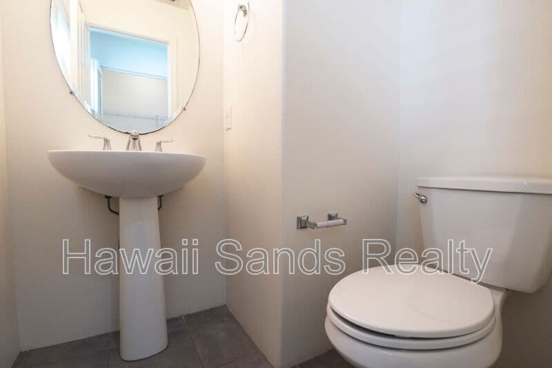 Ewa Beach House: 91-1040 Kai Kukuma St
