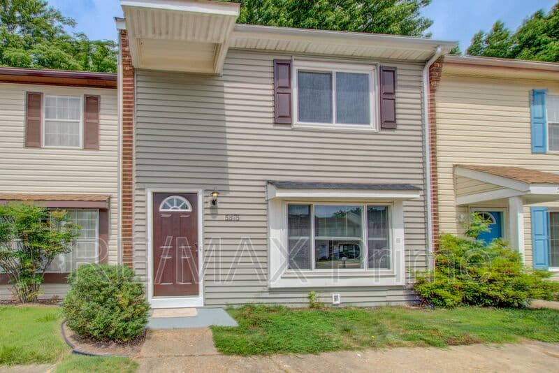 Virginia Beach House: 5375 Grand Lake Crescent