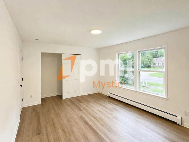 Mystic House: 106 Deerfield Ridge Dr
