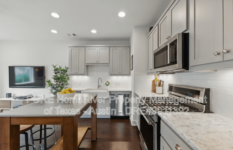 Austin Condo: 2710 Halcyon Drive
