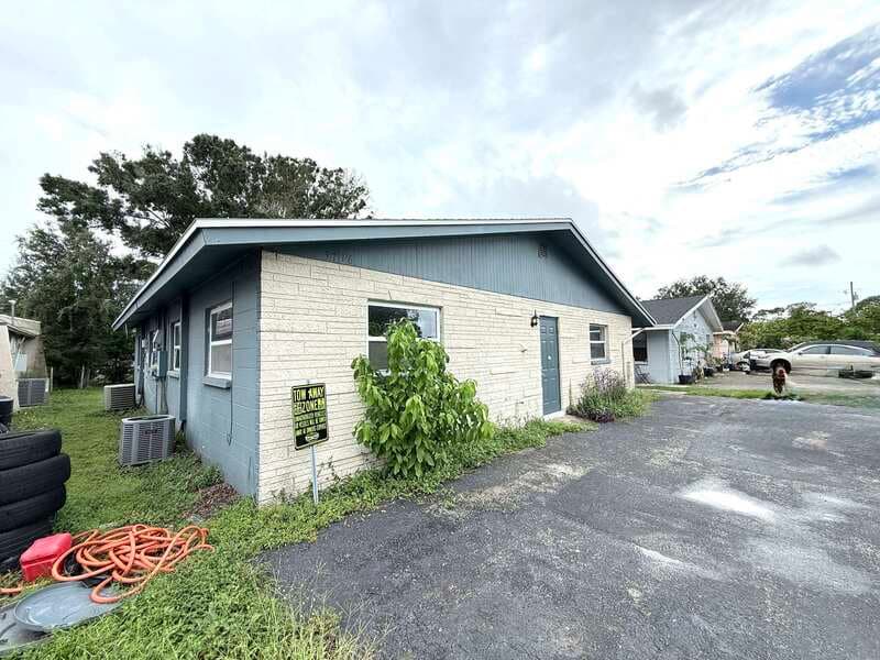 Largo Condo: 3716 137th Avenue North - B