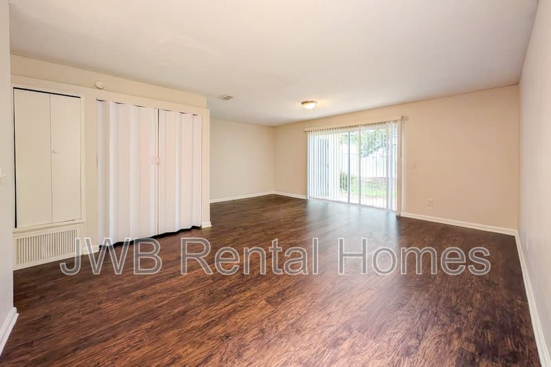 Atlantic Beach Townhome: 69 5th St W