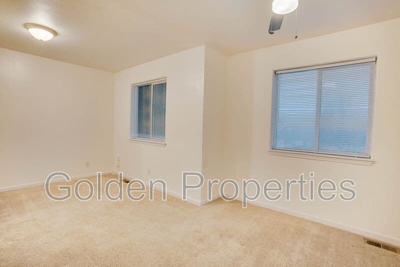 Coeur D Alene House: 7665 N Courcelles Pkwy