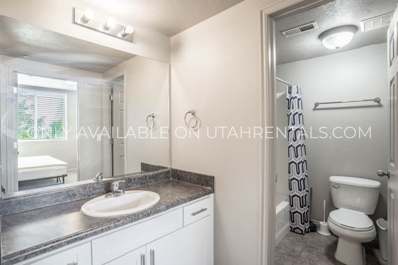 Provo House: 884 E 700 N
