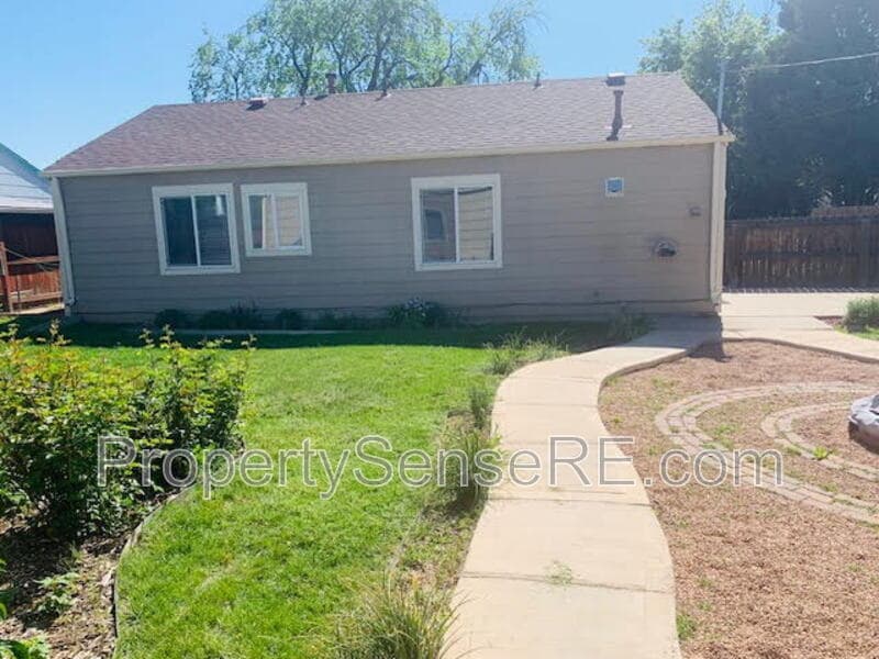 Aurora House: 1121 Alton Street