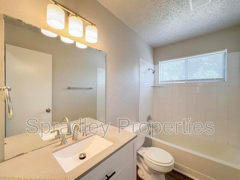 Temple House: 4801 Stone Ridge Dr