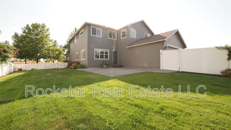 Liberty Lake House: 24999 E Ludlow Ave
