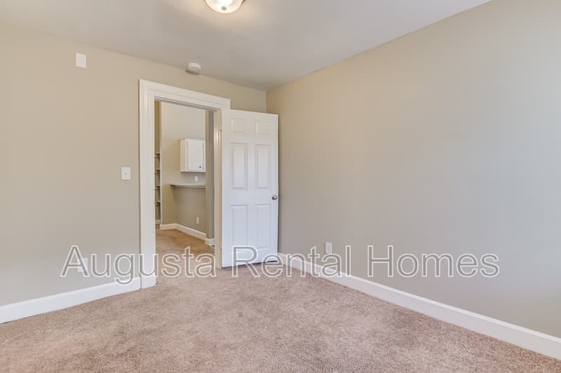 Augusta Condo: 515 3rd Street - B