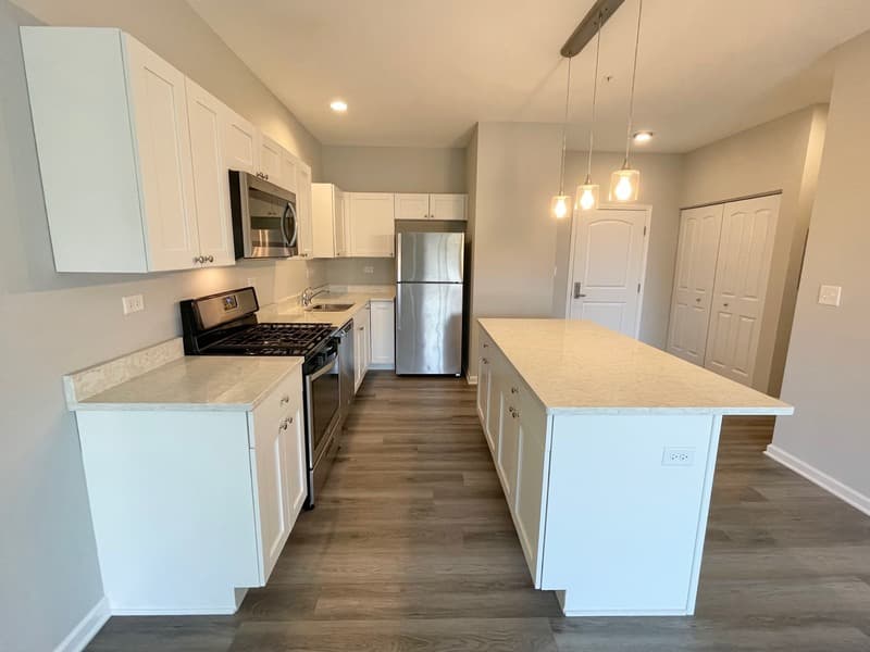 Woodstock Condo: 301 N Madison St