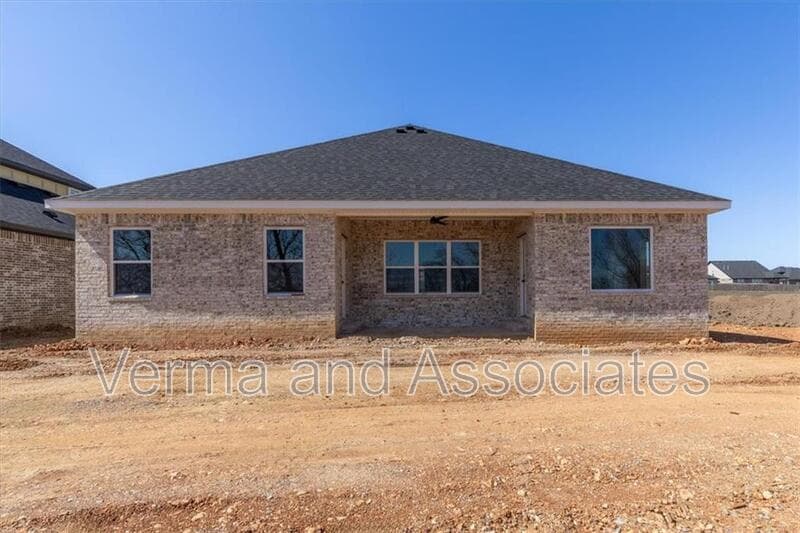 Centerton House: 1050 Whistler St