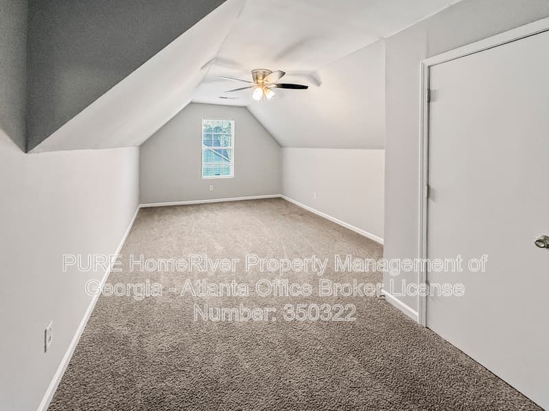 Hampton House: 10867 Knotty Pine Pl