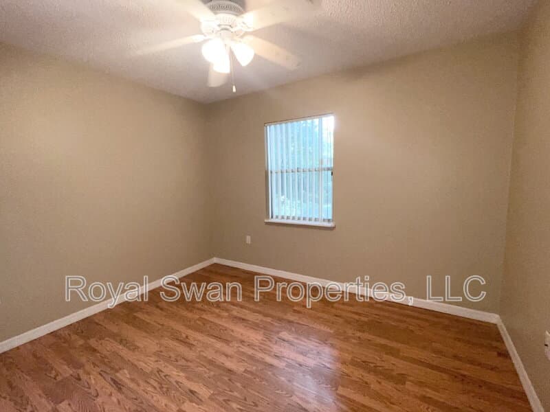 Lakeland House: 3812 Dovehollow Drive