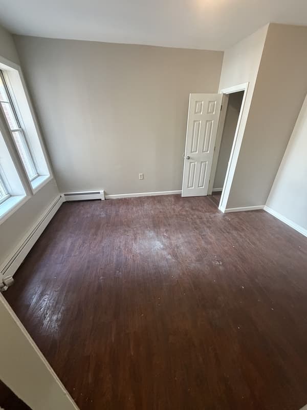 Hartford Condo: 270 Sigourney Street - 2S