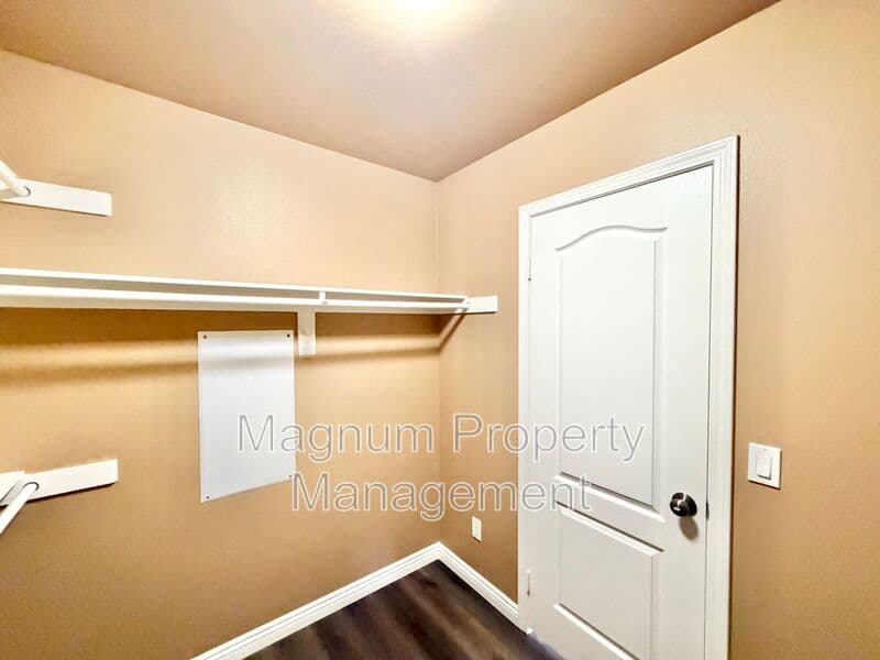 Lake Elsinore House: 34089 Dianthus Ln