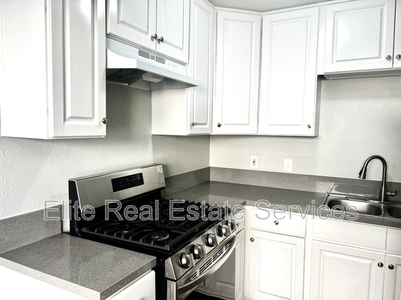 Chula Vista Condo: 121 Madison Avenue - 1