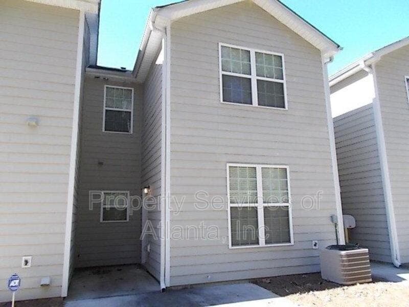 Jonesboro Townhome: 7420 Battlecreek Ln