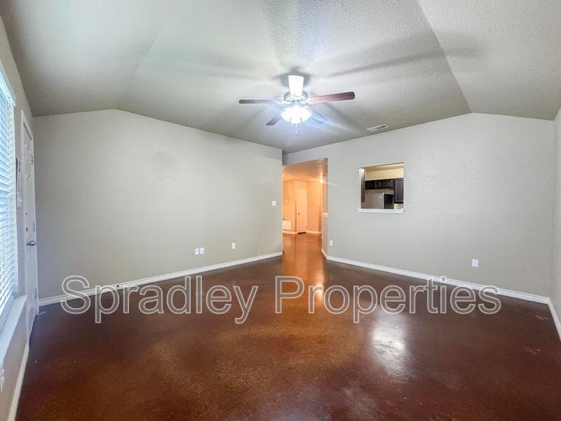 Belton Condo: 1560 Brady Way