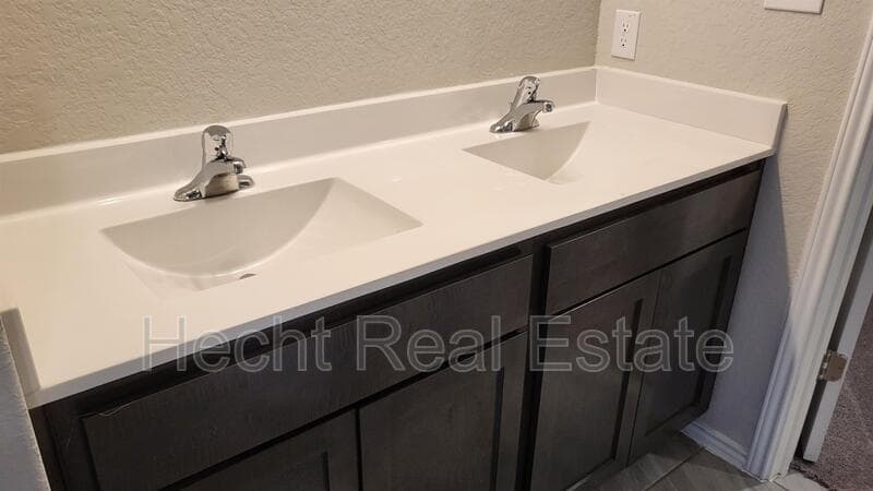 Seguin House: 2440 Ayers Drive
