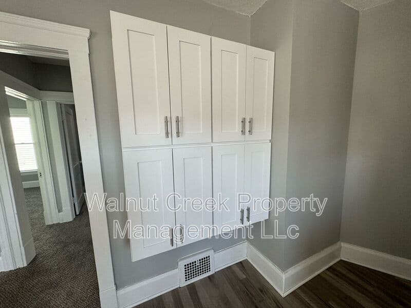 Lorain House: 839 - 841 Allison Ave