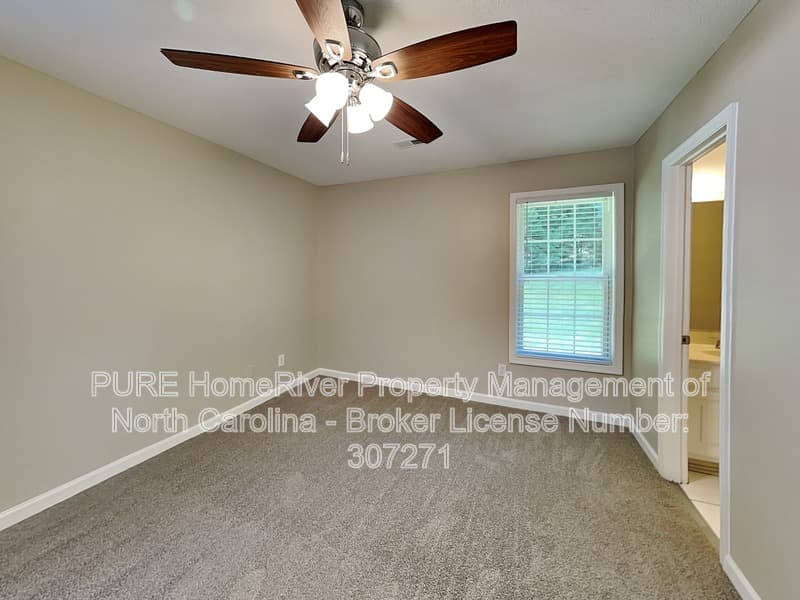 Greensboro House: 822 Banner Oak Ct