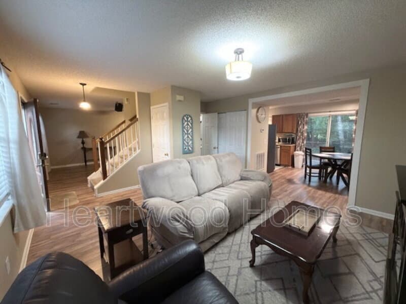 West Columbia House: 264 Orchard Hill Drive