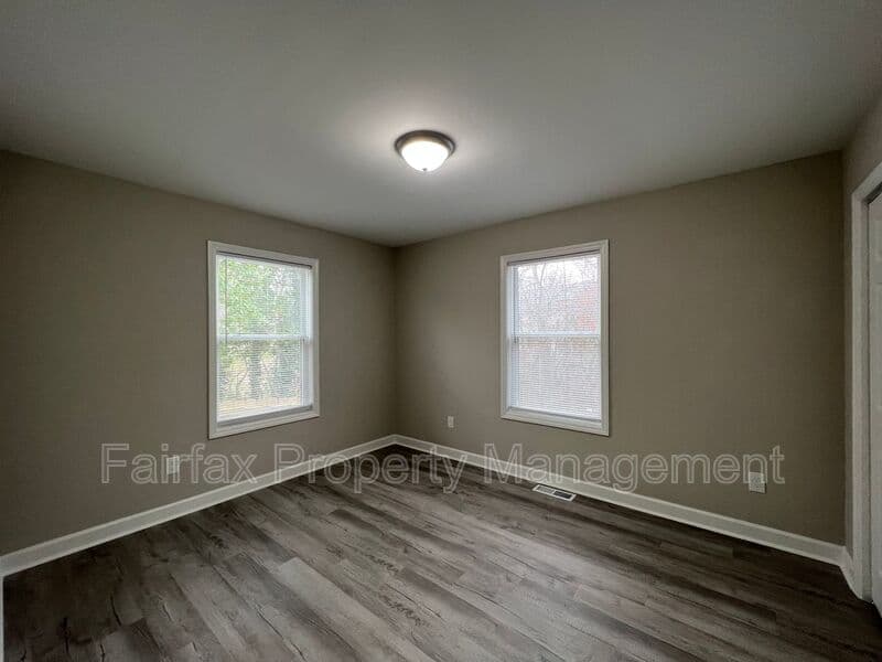 Durham House: 2311 Owen St