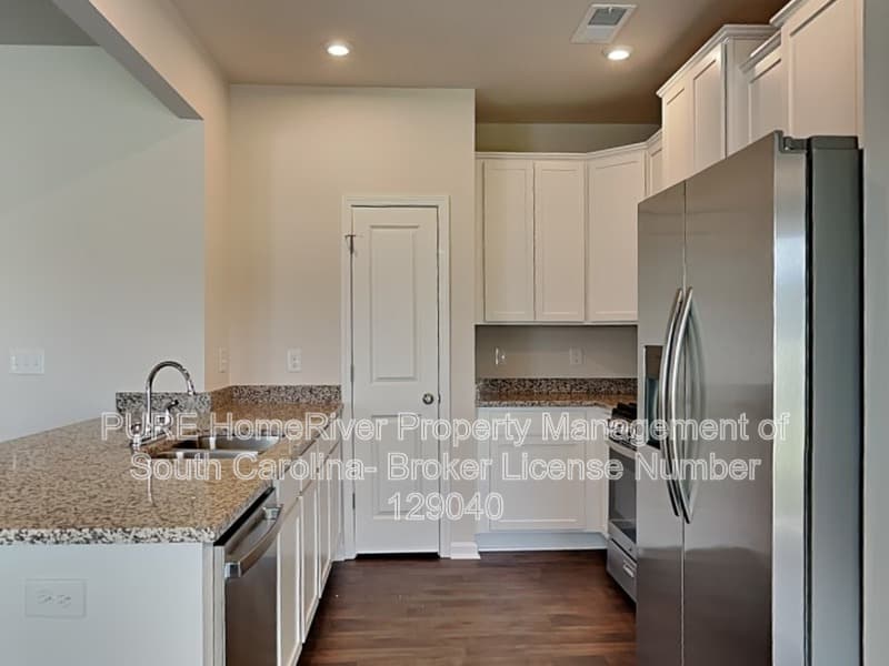 Elgin Townhome: 1054 Cornelia St